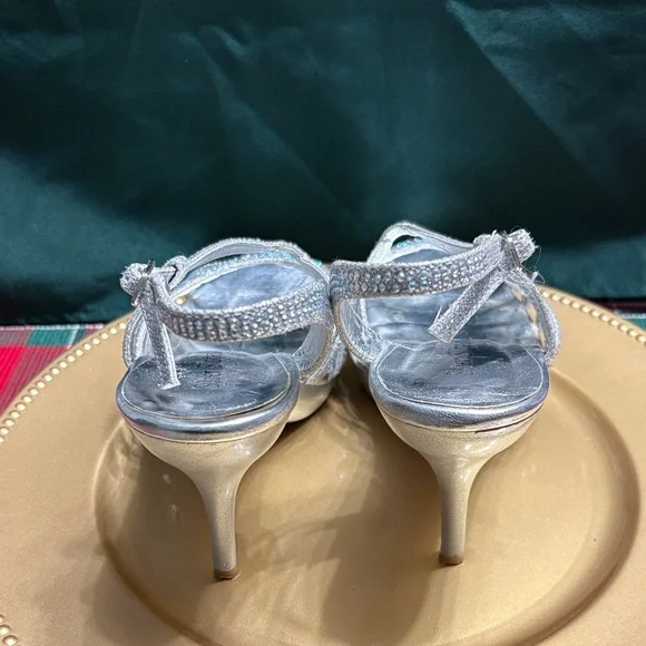 🖤Silver Slippe Elegant Silver Heels🖤 - Picture 4 of 8